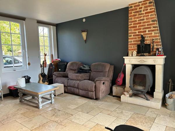 14100  Maison 6 pièces  4 chambres 252 500 Euros