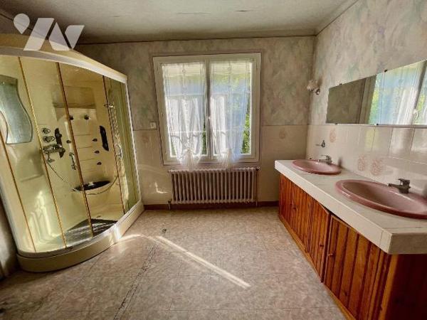 Maison à Vendre à Saint-Michel-en-Grève (22300) en Côtes-d'Armor (22)

Plage a pied et quarti...