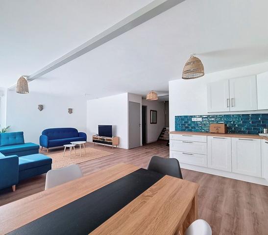 Ensemble immobilier de 366 m2, polyvalent et exceptionnel, jardin de 300 m2. Proche du centre d'Angers, ce bie , Angers