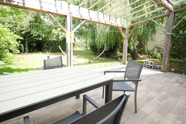 Ensemble immobilier de 366 m2, polyvalent et exceptionnel, jardin de 300 m2. Proche du centre d'Angers, ce bie , Angers