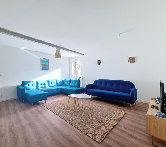 Ensemble immobilier de 366 m2, polyvalent et exceptionnel, jardin de 300 m2. Proche du centre d'Angers, ce bie , Angers