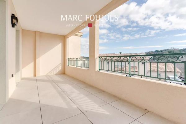 Grimaud / Golfe de St-Tropez – Appartement 4 pièces avec loggia et parking