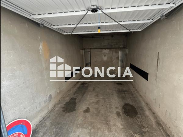 Location Parking 11 m² - 42 RUE DU ROY RENE Toulon 83200