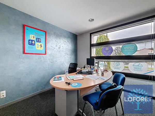 Location local commercial Les Herbiers - 216 m² - 2 800 €/mois