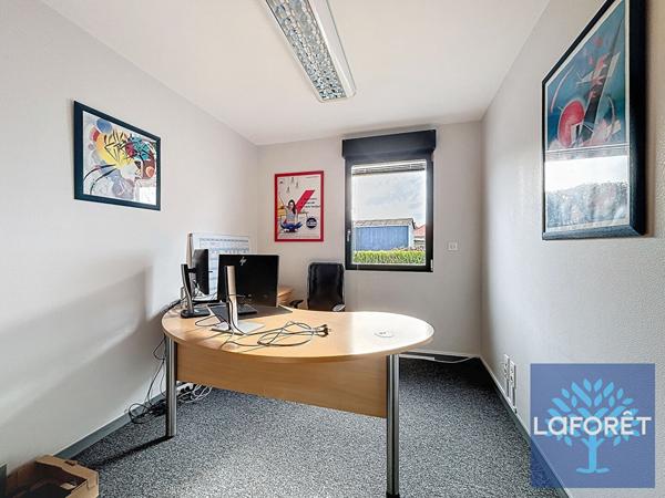 Location local commercial Les Herbiers - 216 m² - 2 800 €/mois