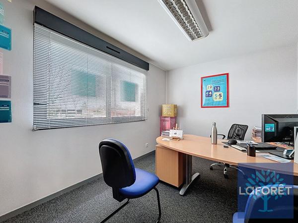 Location local commercial Les Herbiers - 216 m² - 2 800 €/mois