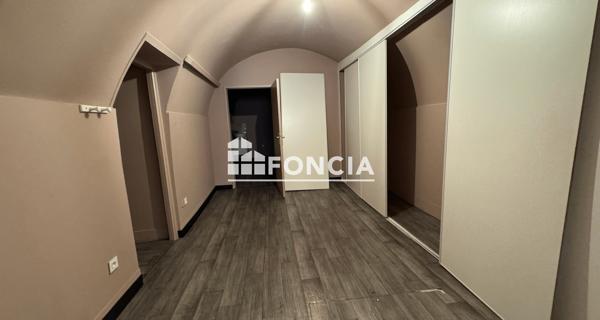 Location Local commercial 4 pièces 145 m² - Carpentras 84200