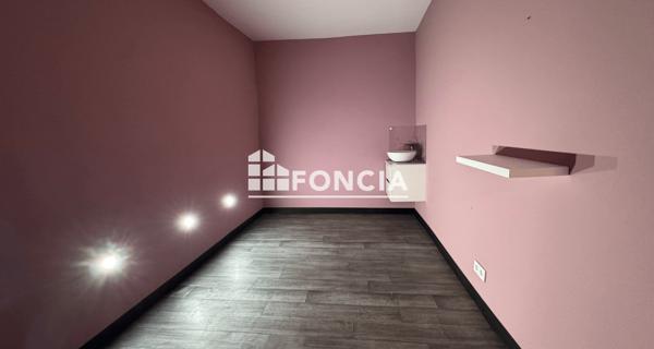 Location Local commercial 4 pièces 145 m² - Carpentras 84200