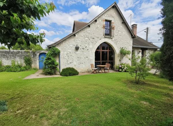 Maison ancienne rénovée avec jardin