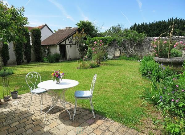 Maison ancienne rénovée avec jardin