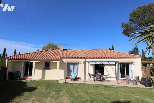 Maison de plain-pied 4 chambres + 1 studio + 1 garage