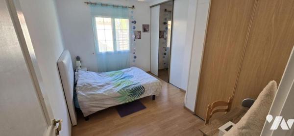 Maison de plain-pied 4 chambres + 1 studio + 1 garage
