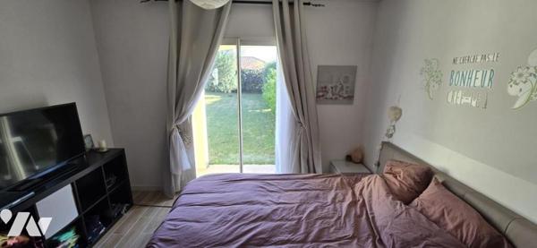 Maison de plain-pied 4 chambres + 1 studio + 1 garage
