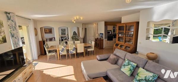 Maison de plain-pied 4 chambres + 1 studio + 1 garage