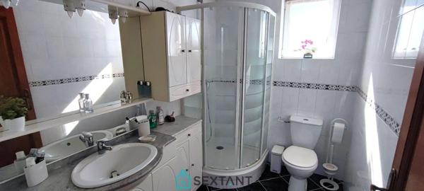 Immeuble avec local commercial + appartement T3