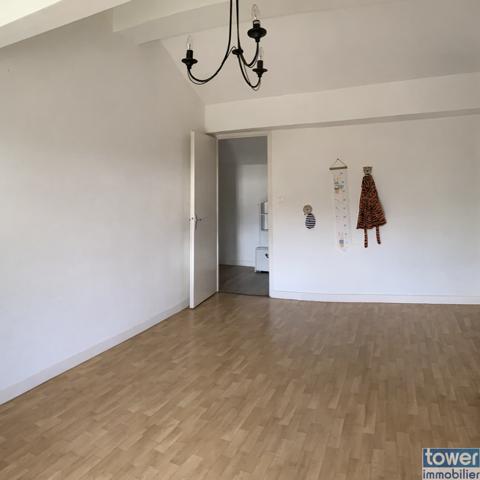 Maison
                                                                                                                                                                                                                                                                                                                        5 pièce(s)                                                                                                                                                                                                          3 chambre(s)                                                                                                                                                                                                          136  m²