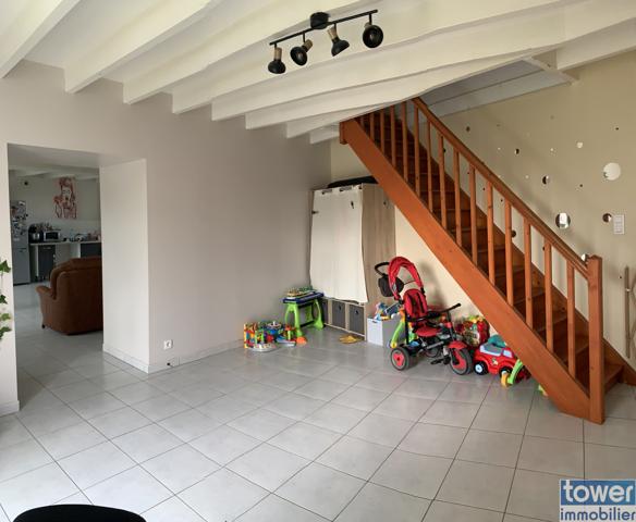 Maison
                                                                                                                                                                                                                                                                                                                        5 pièce(s)                                                                                                                                                                                                          3 chambre(s)                                                                                                                                                                                                          136  m²