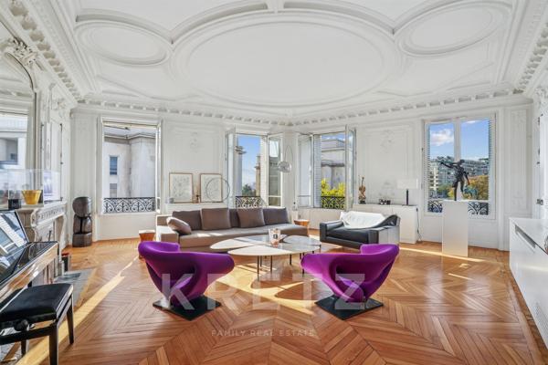 Exclusivité Paris 16 Trocadéro. Appartement rénové d'exception de 286m2 avec vue Tour Eiffel et sur
