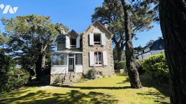 À vendre par notaire – Maison de caractère à Carnac à 50 m de la plage 