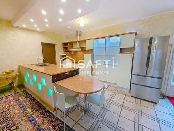 grande maison avec 4 ch à 10 min d'Angers.