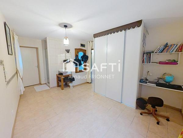 grande maison avec 4 ch à 10 min d'Angers.