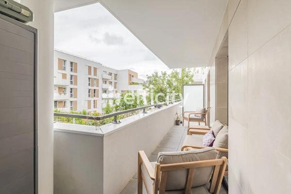 Appartement
         3 pièces
        - 64 m² 320 000 € *
