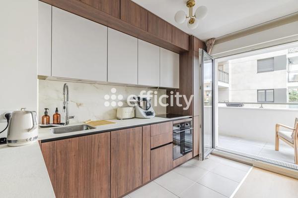 Appartement
         3 pièces
        - 64 m² 320 000 € *