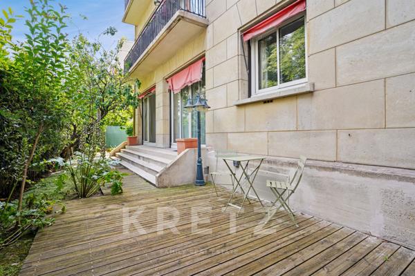 Appartement familial baigné de soleil sur jardin à Neuilly