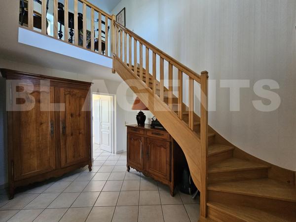 Coulommiers même, pavillon traditionnel de 157 m² habitable sur sous-sol total