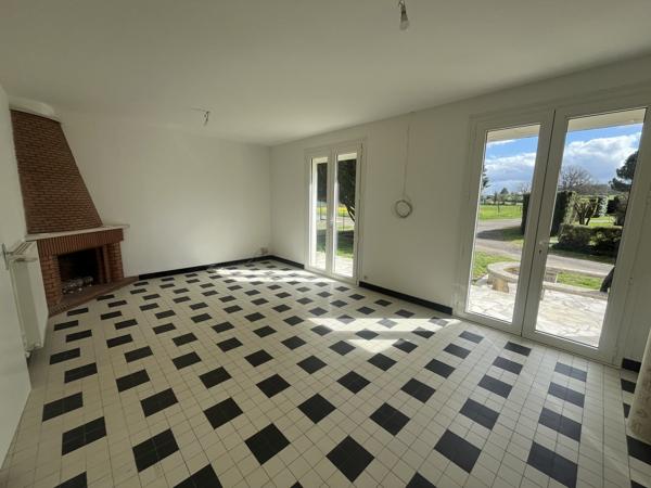 PLAIN-PIED AVEC DEPENDANCE ATTENANTE A RENOVER - GARAGE - PUITS
