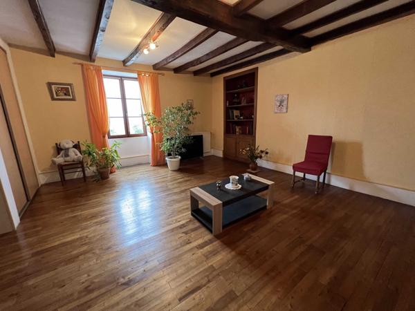 MAISON  AVEC PARC CLOS ATTENANT