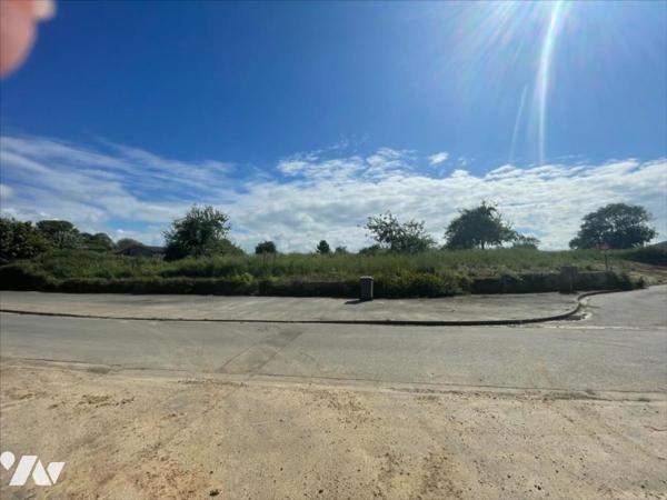TERRAIN CONTRUCTIBLE VIABLISÉ 1023 m² MER 4KMS