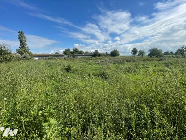 TERRAIN CONTRUCTIBLE VIABLISÉ 1023 m² MER 4KMS