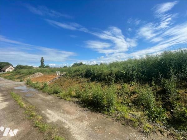 TERRAIN CONTRUCTIBLE VIABLISÉ 1023 m² MER 4KMS