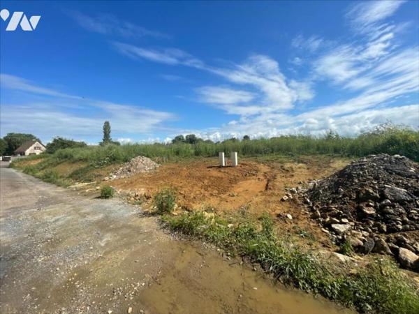 TERRAIN CONTRUCTIBLE VIABLISÉ 1023 m² MER 4KMS