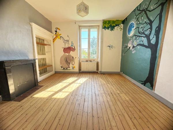 🏡 Maison de caractère – 6 chambres – Dépendance – Terrain arboré de 1 400 m²