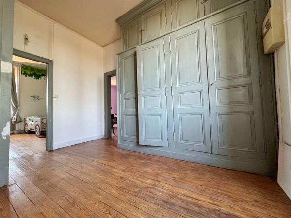 🏡 Maison de caractère – 6 chambres – Dépendance – Terrain arboré de 1 400 m²