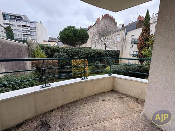 Location appartement Nantes : 1 375 € - AJP Immobilier Nantes Ouest