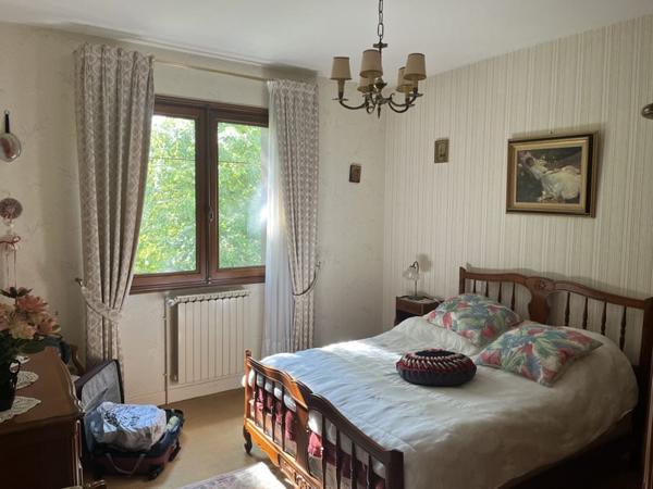 Maison à vendre 210 000 € Montbron 6 p 181 m² DPE D