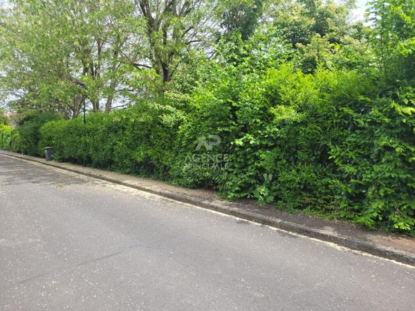 Terrain Saint Germain En Laye 650 m2 €525 000 ** - Référence 17297