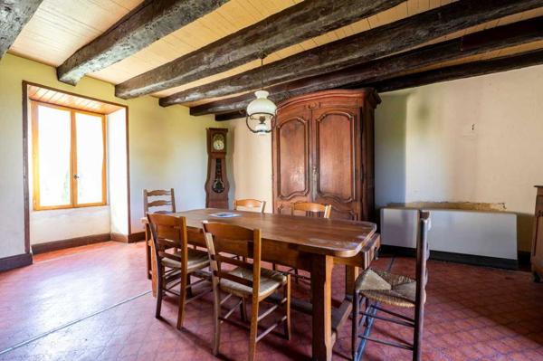 Maison ancienne - Gourdon Authentique propriété quercynoise avec pigeonnier, granges en pierre et vues panoramiques près de Payrac.