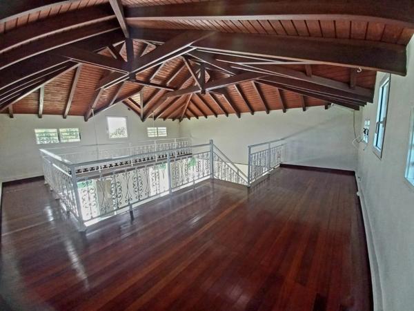 Villa T4 et son appartement T2 à vendre à ABYMES-GOSIER (971), piscine, terrain 1900 m²