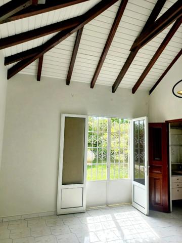 Villa T4 et son appartement T2 à vendre à ABYMES-GOSIER (971), piscine, terrain 1900 m²