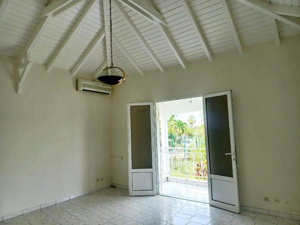 Villa T4 et son appartement T2 à vendre à ABYMES-GOSIER (971), piscine, terrain 1900 m²