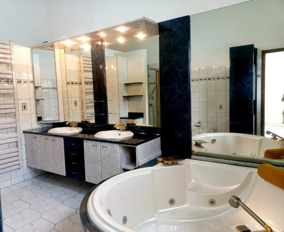 Villa T4 et son appartement T2 à vendre à ABYMES-GOSIER (971), piscine, terrain 1900 m²