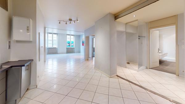 Centre historique 140m2: Appartement spacieux de 4 pièces à Mulhouse