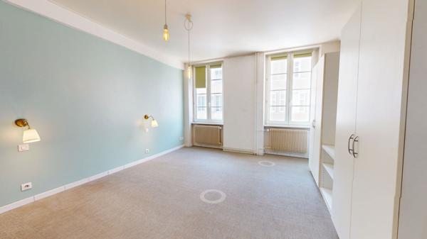 Centre historique 140m2: Appartement spacieux de 4 pièces à Mulhouse