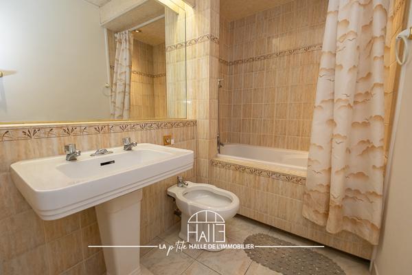 Appartement
         5 pièces
        - 120 m² Exclusivité 249 900 € *