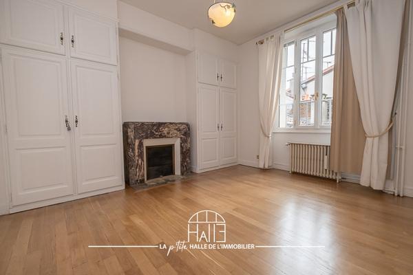 Appartement
         5 pièces
        - 120 m² Exclusivité