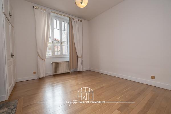 Appartement
         5 pièces
        - 120 m² Exclusivité